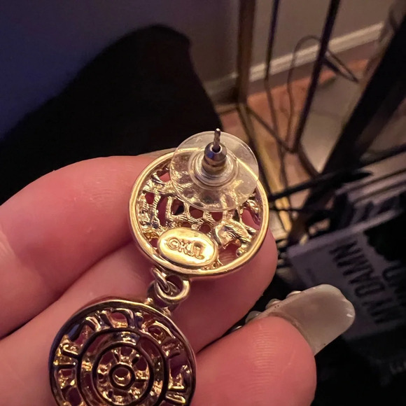 Kenneth Jay Lane Vintage Gold-tone pierced Dangle Earrings - Picture 4 of 4